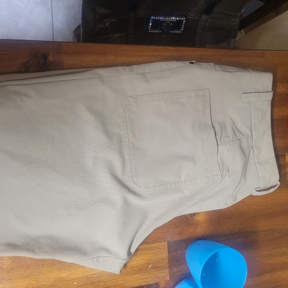 Lululemon pants - Picture 9 of 11